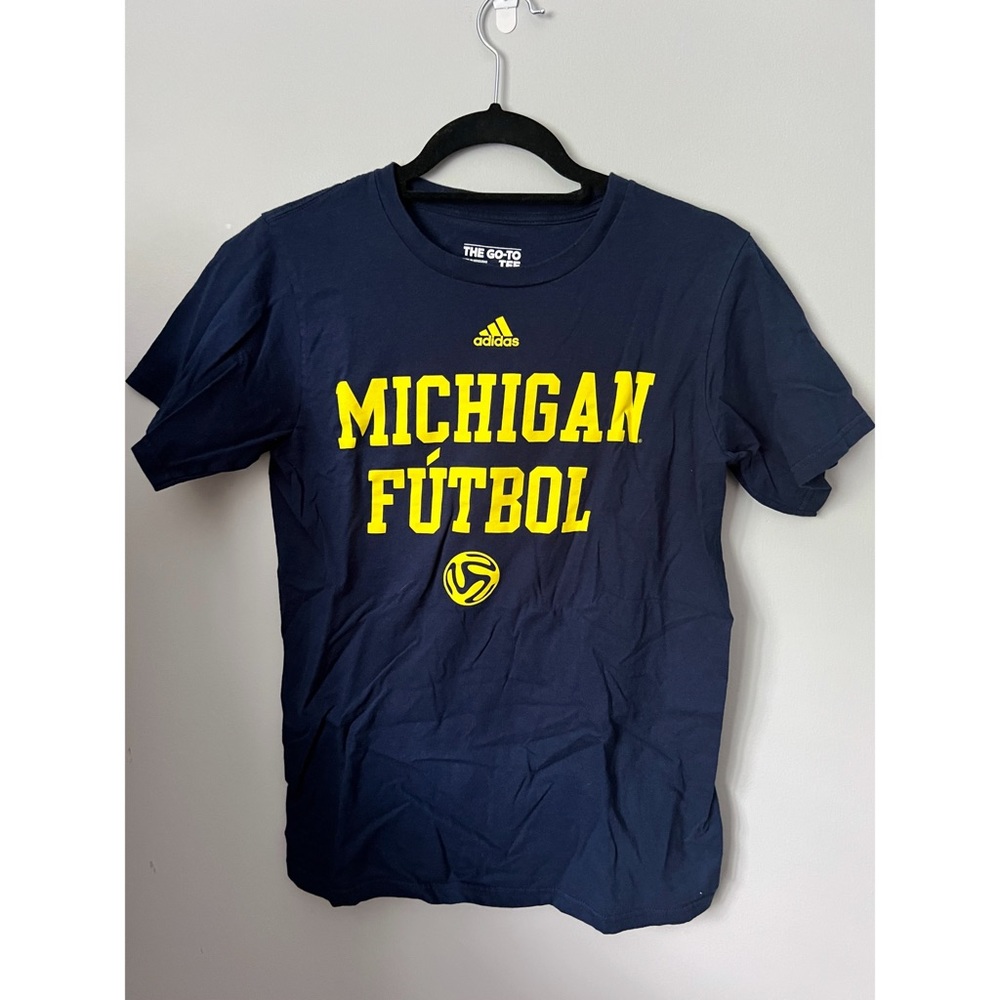 Adidas Michigan Fútbol Tee